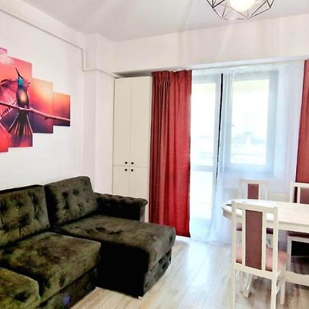 Evelyn Modern Apartment Near Palas Iasi Esterno foto
