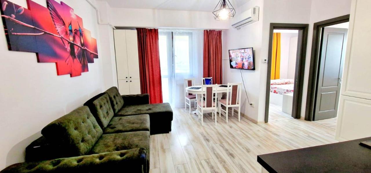 Evelyn Modern Apartment Near Palas Iasi Esterno foto