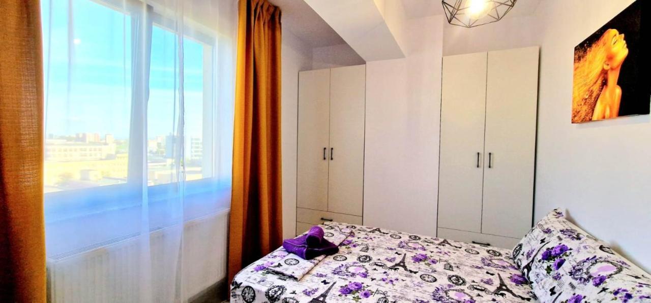 Evelyn Modern Apartment Near Palas Iasi Esterno foto