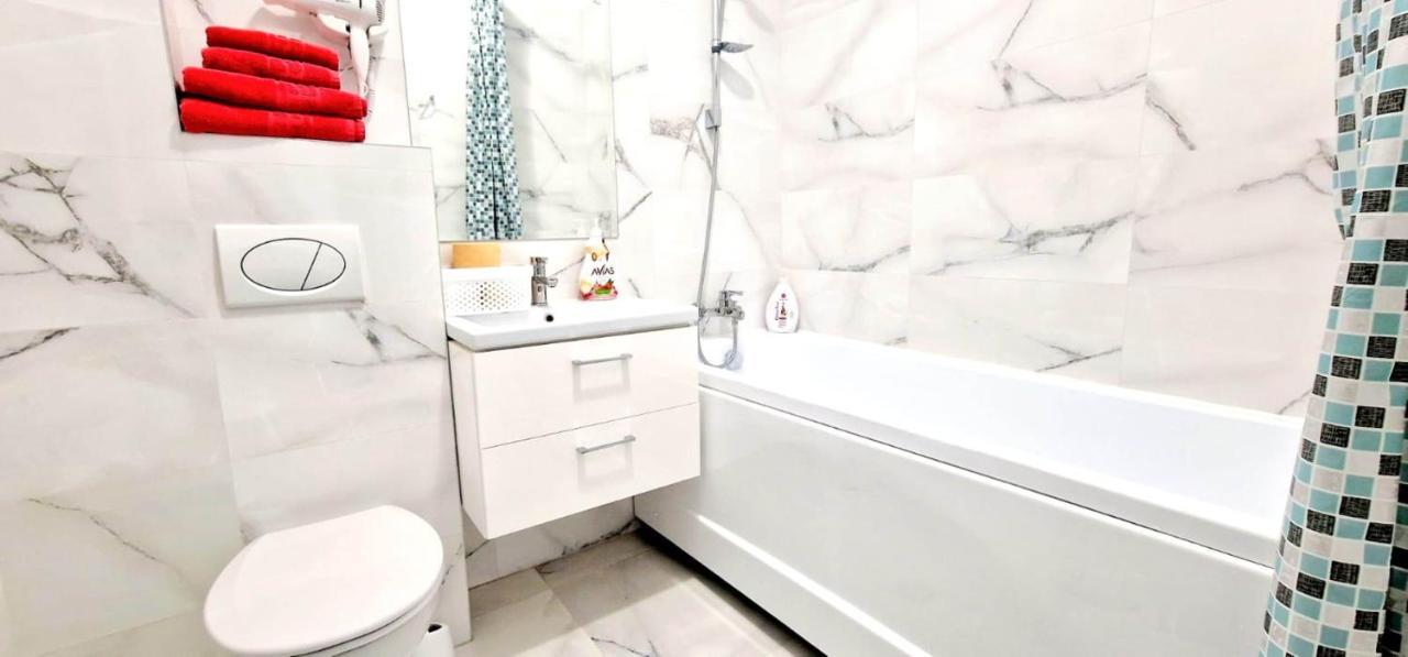 Evelyn Modern Apartment Near Palas Iasi Esterno foto