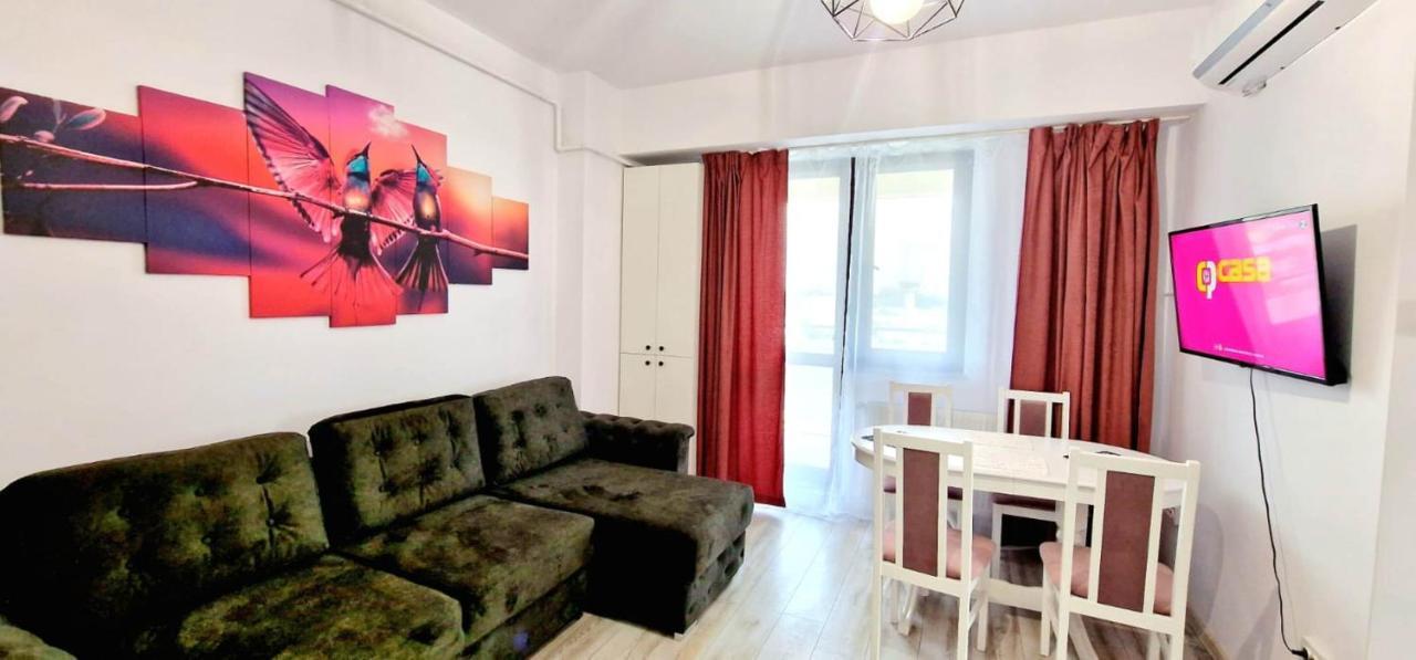 Evelyn Modern Apartment Near Palas Iasi Esterno foto