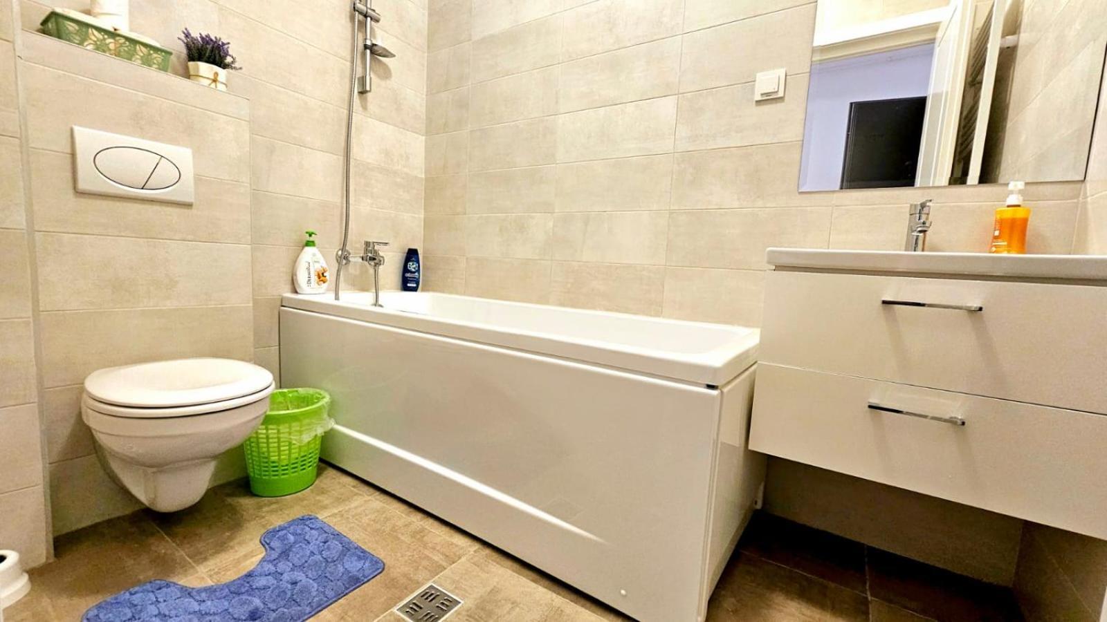 Evelyn Modern Apartment Near Palas Iasi Esterno foto