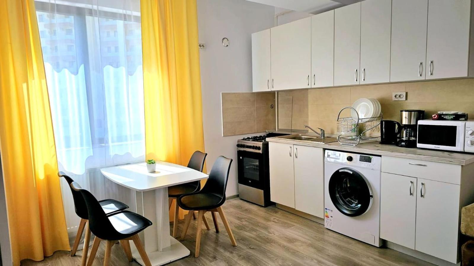 Evelyn Modern Apartment Near Palas Iasi Esterno foto